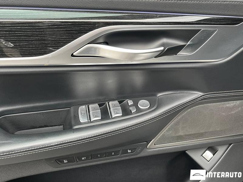 BMW 745e 5 bmw 745e 2020