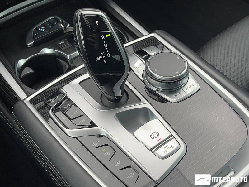 BMW 745e 16 bmw 745e 2020