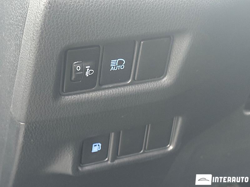 Toyota C-HR 18 toyota c-hr 2019