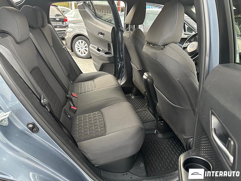 Toyota C-HR 17 toyota c-hr 2019