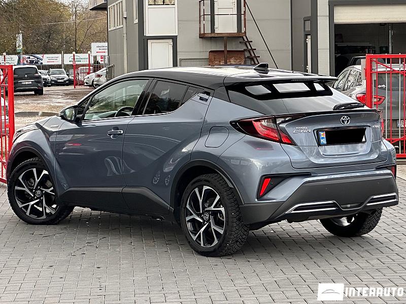 Toyota C-HR 2 toyota c-hr 2019