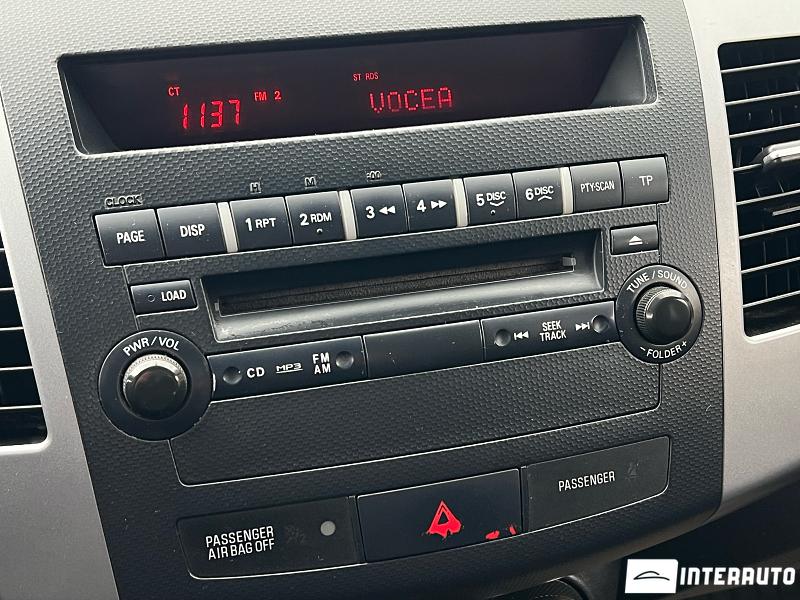 Mitsubishi Outlander XL 12 mitsubishi outlander xl 2011