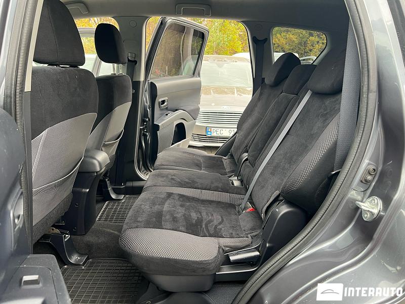 Mitsubishi Outlander XL 18 mitsubishi outlander xl 2011