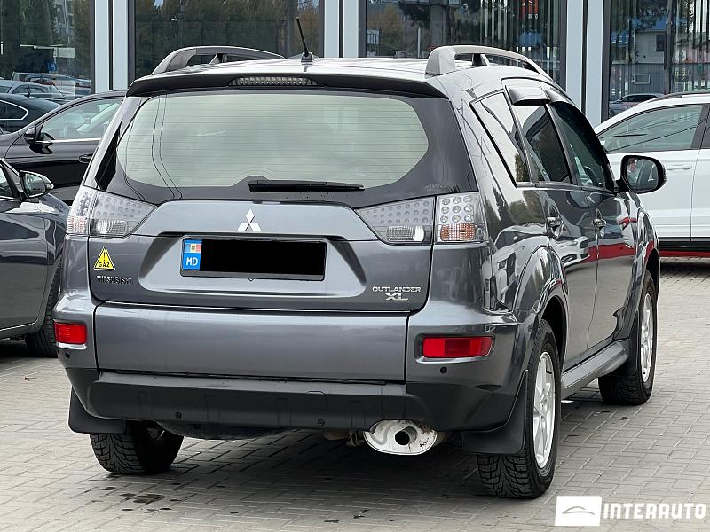 Mitsubishi Outlander XL 2 mitsubishi outlander xl 2011