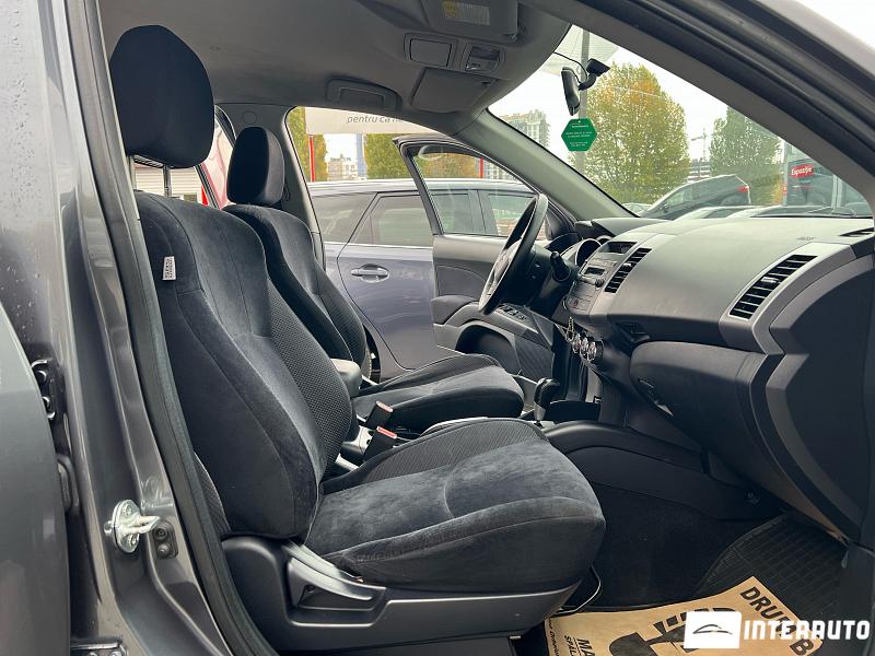 Mitsubishi Outlander XL 16 mitsubishi outlander xl 2011