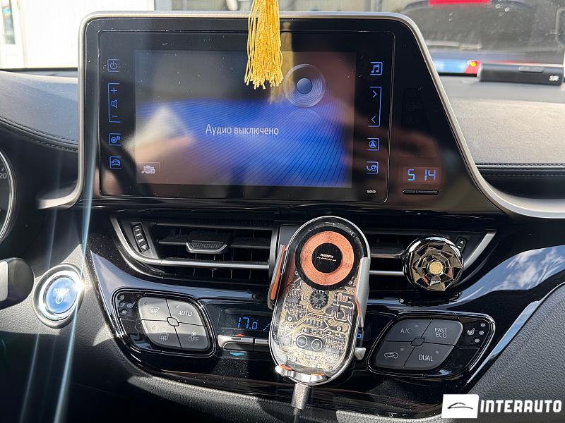 Toyota C-HR 10 toyota c-hr 2019