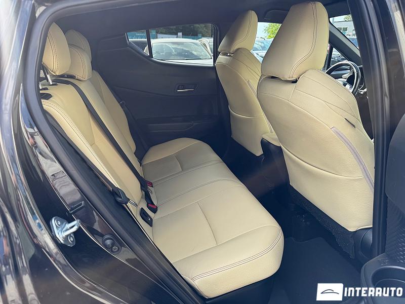 Toyota C-HR 15 toyota c-hr 2019