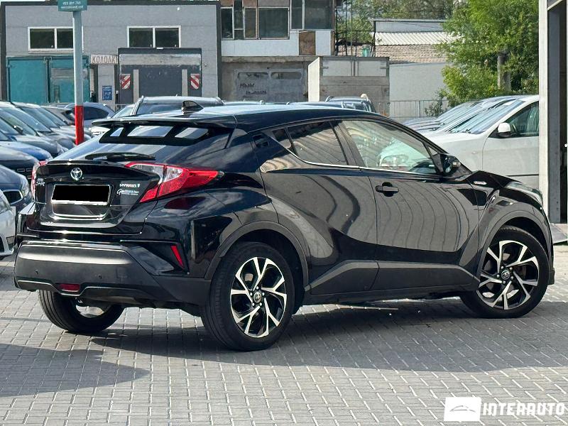 Toyota C-HR 3 toyota c-hr 2019