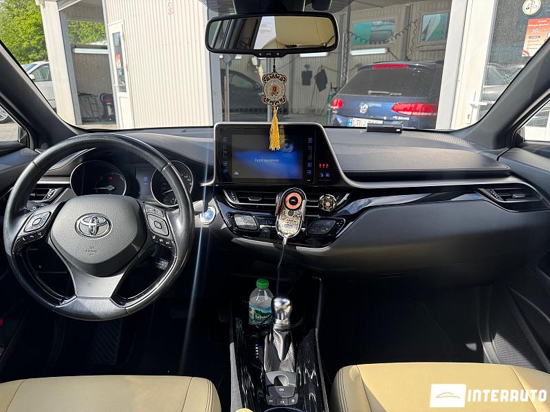 Toyota C-HR 7 toyota c-hr 2019