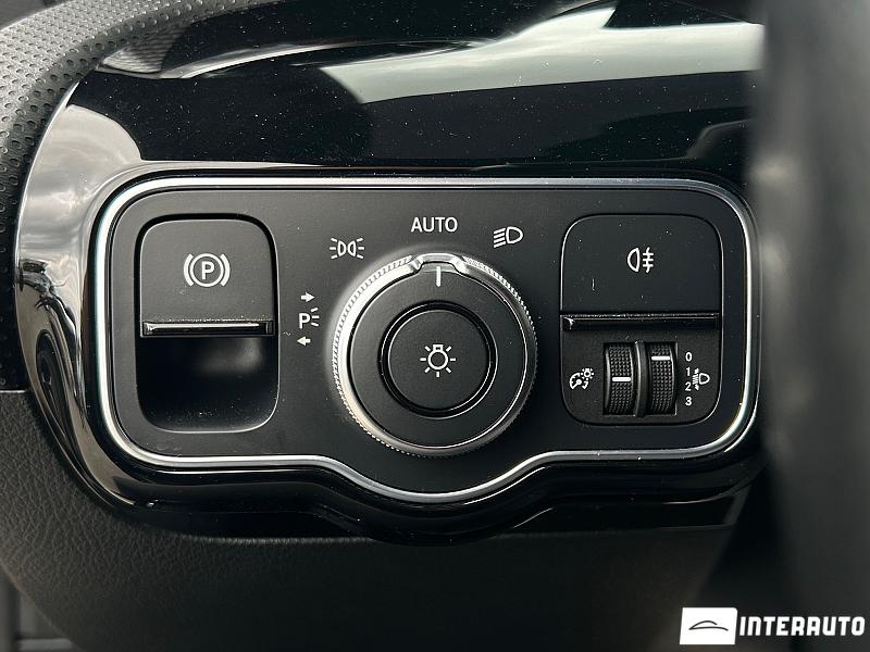 Mercedes CLA 180d 8 mercedes cla 180d 2019