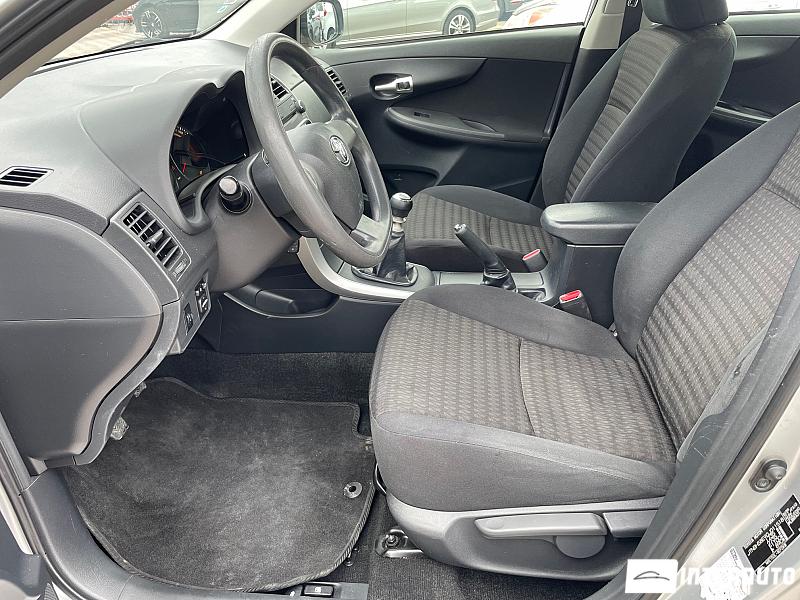 Toyota Corolla 5 toyota corolla 2012