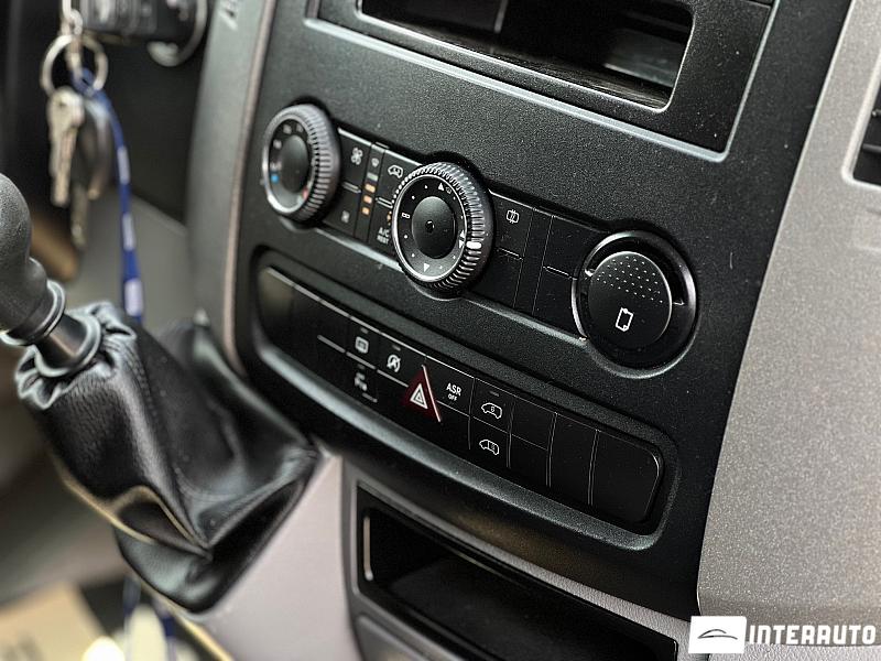 Volkswagen Crafter 13 volkswagen crafter 2012