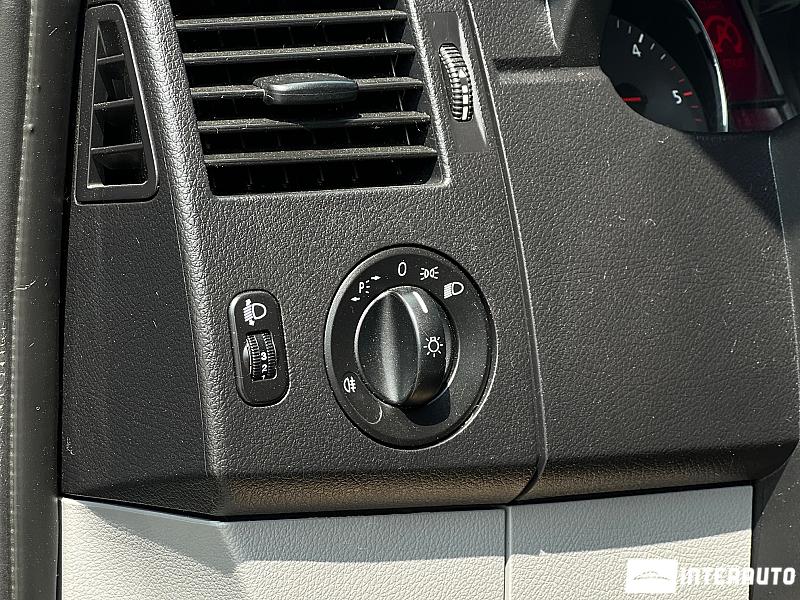 Volkswagen Crafter 8 volkswagen crafter 2012