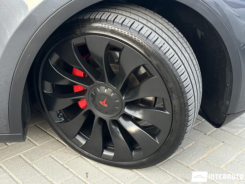 Tesla Model Y 18 tesla model y 2020