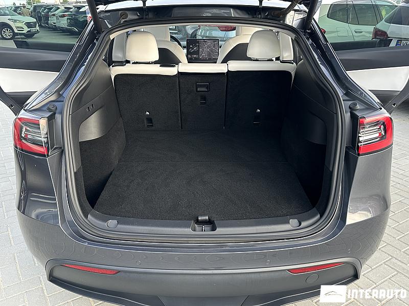 Tesla Model Y 21 tesla model y 2020