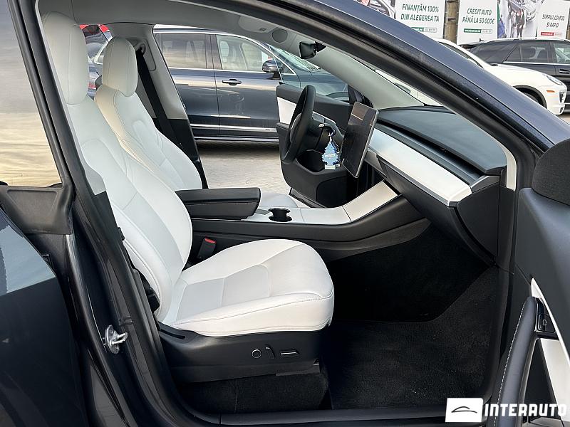 Tesla Model Y 17 tesla model y 2020