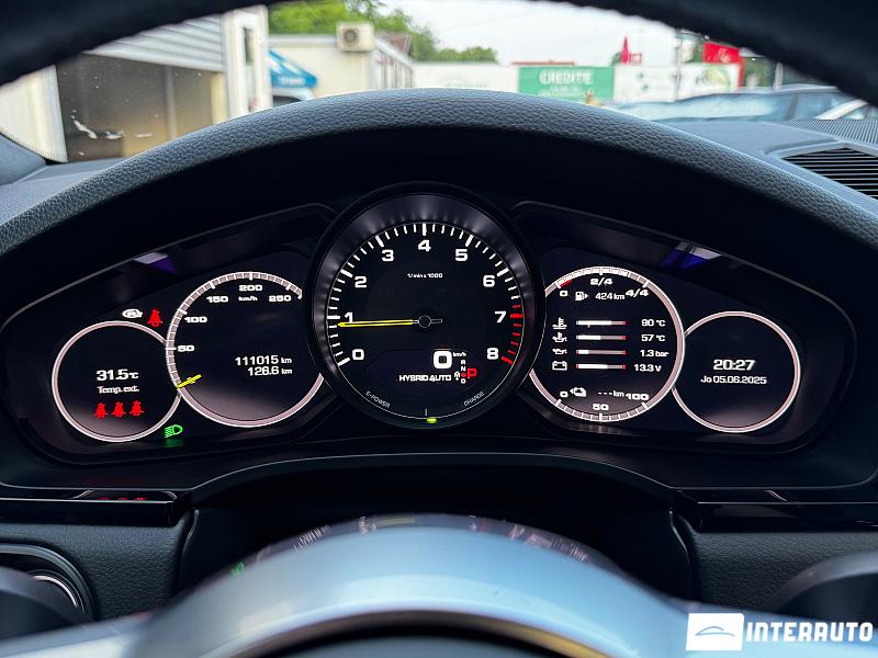 Porsche Cayenne E-Hybrid Coupe 9 porsche cayenne e-hybrid coupe 2020