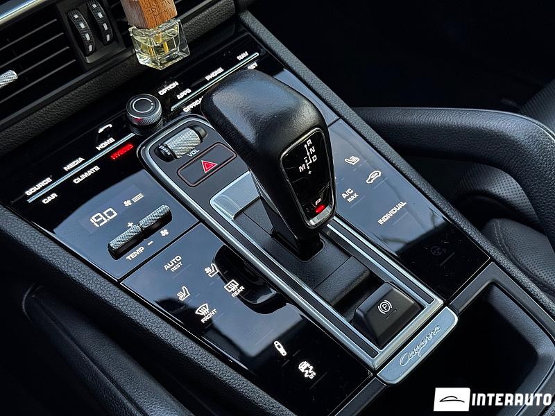 Porsche Cayenne E-Hybrid Coupe 12 porsche cayenne e-hybrid coupe 2020