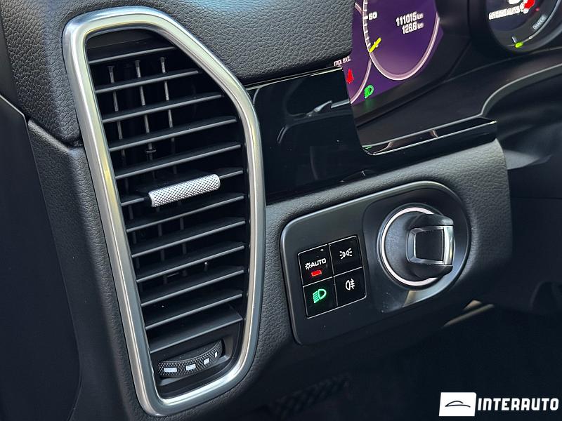 Porsche Cayenne E-Hybrid Coupe 21 porsche cayenne e-hybrid coupe 2020