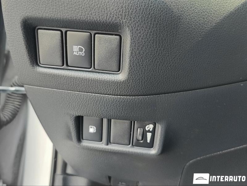 Toyota C-HR 15 toyota c-hr 2018