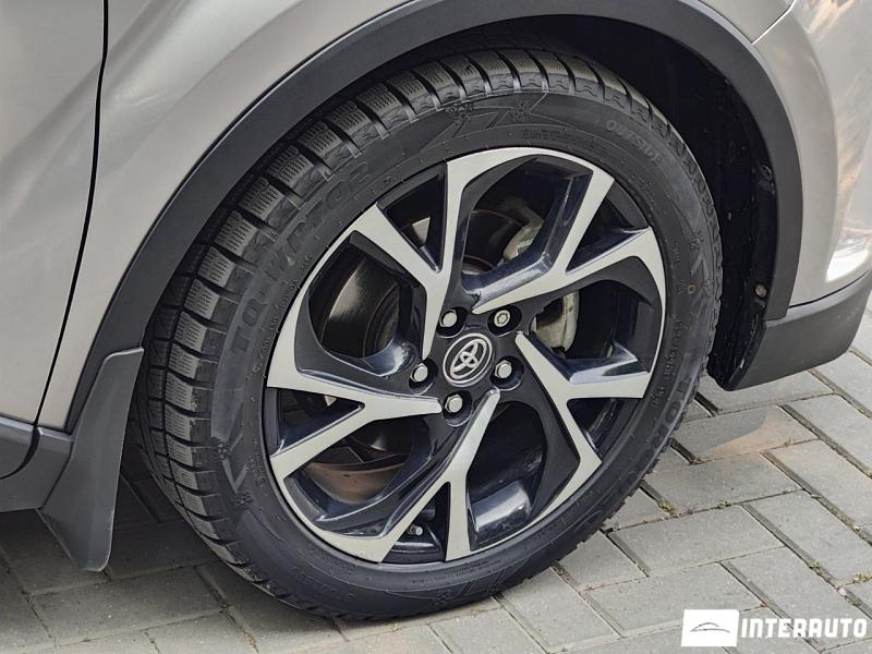 Toyota C-HR 18 toyota c-hr 2018