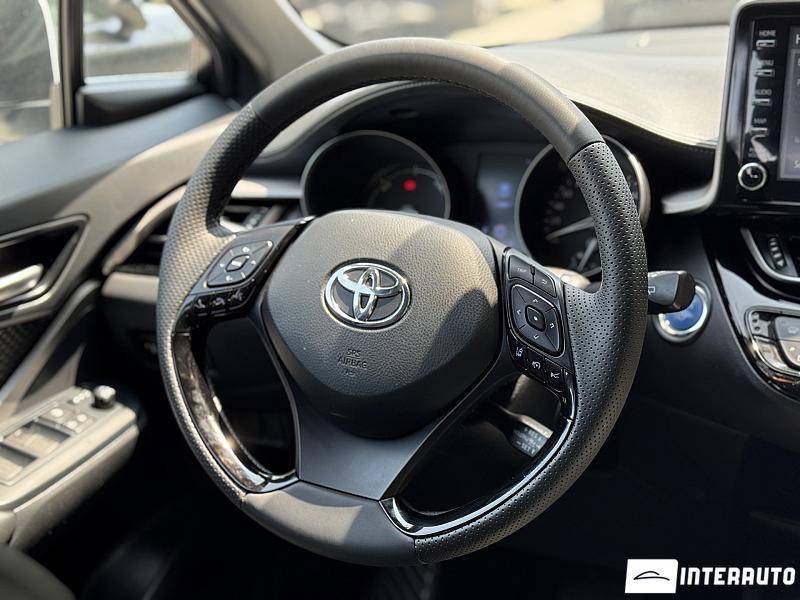 Toyota C-HR 10 toyota c-hr 2020