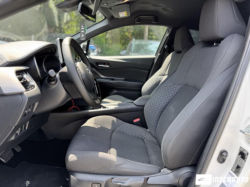 Toyota C-HR 8 toyota c-hr 2020