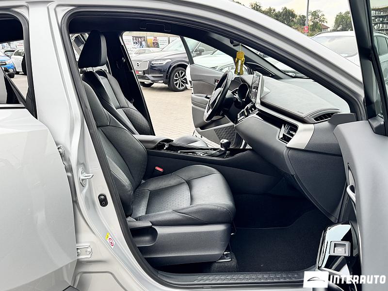 Toyota C-HR 15 toyota c-hr 2019