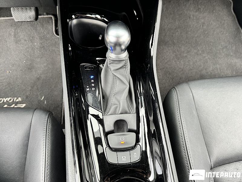 Toyota C-HR 12 toyota c-hr 2019