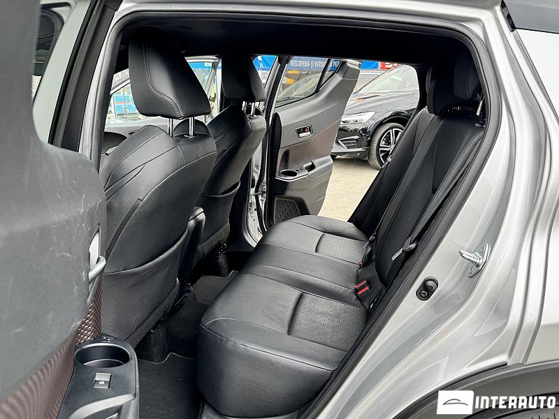 Toyota C-HR 13 toyota c-hr 2019