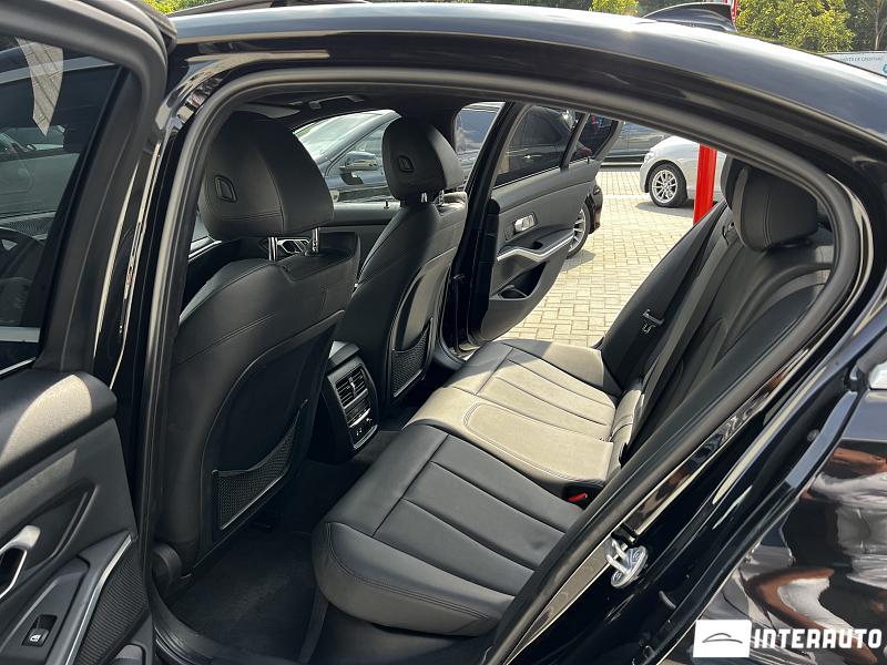 BMW 330 17 bmw 330 2019