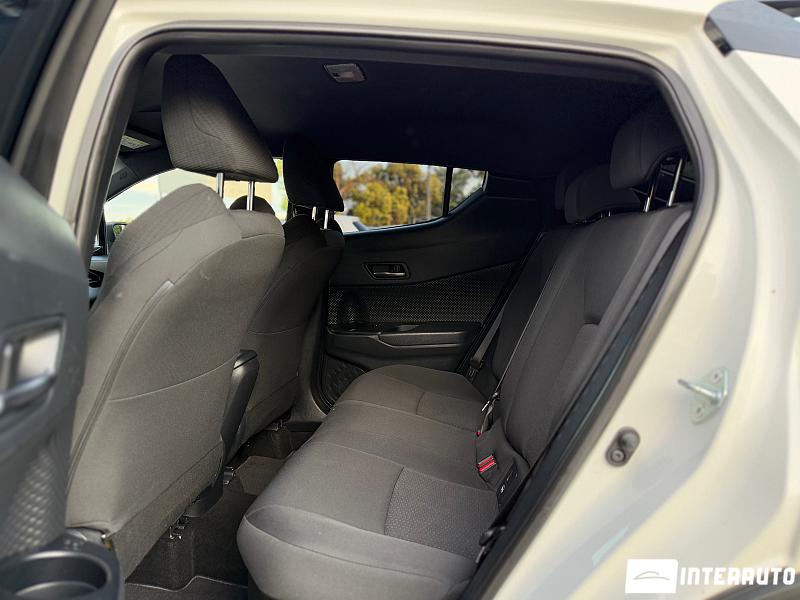 Toyota C-HR 18 toyota c-hr 2017