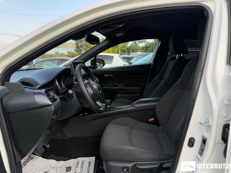 Toyota C-HR 7 toyota c-hr 2017