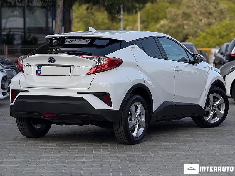 Toyota C-HR 2 toyota c-hr 2017