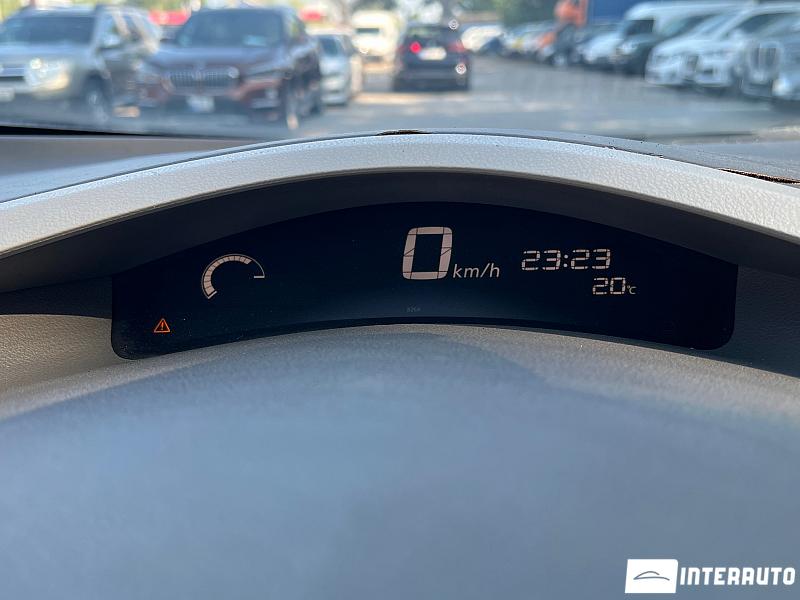 Nissan Leaf 11 nissan leaf 2011