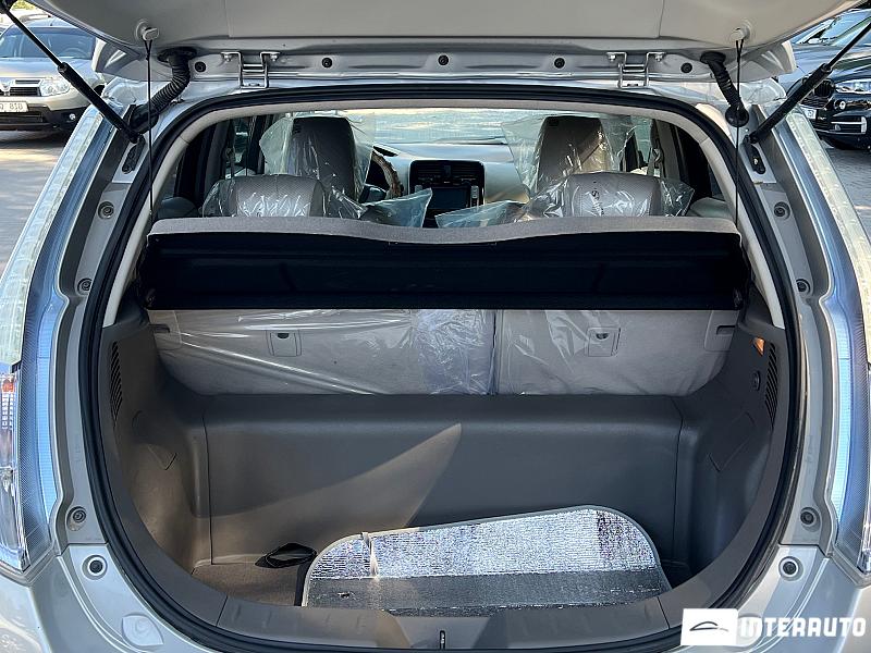 Nissan Leaf 18 nissan leaf 2011