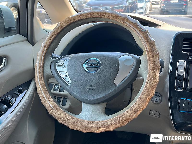 Nissan Leaf 9 nissan leaf 2011