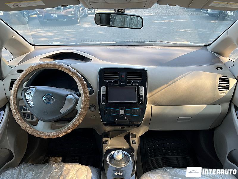 Nissan Leaf 8 nissan leaf 2011