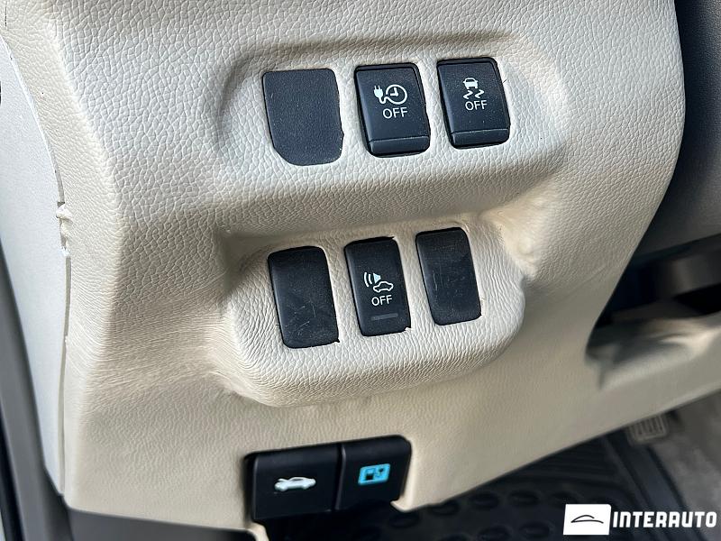 Nissan Leaf 6 nissan leaf 2011