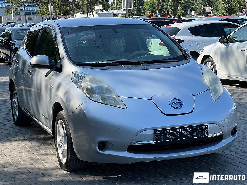 Nissan Leaf 3 nissan leaf 2011