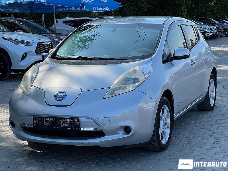 nissan leaf 2011
