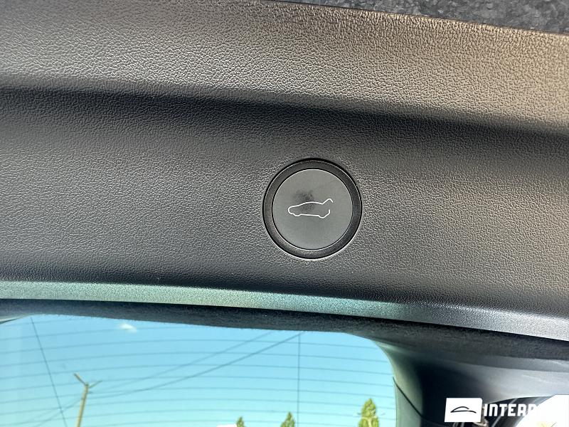 Tesla Model Y 17 tesla model y 2024