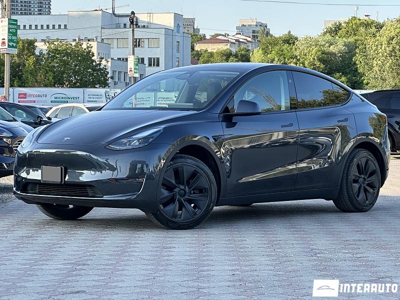 tesla model y 2024