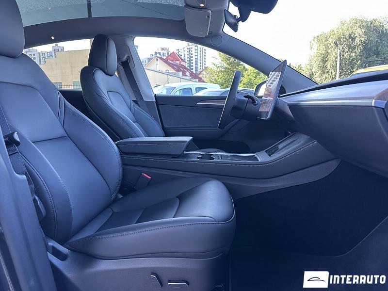 Tesla Model Y 13 tesla model y 2024