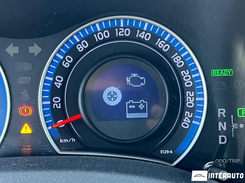 Toyota Auris 10 toyota auris 2011