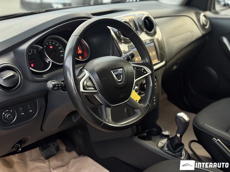 Dacia Sandero 8 dacia sandero 2017