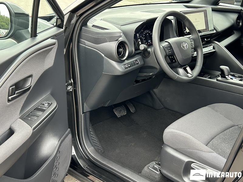 Toyota C-HR 7 toyota c-hr 2024