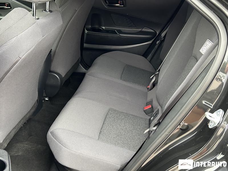 Toyota C-HR 17 toyota c-hr 2024