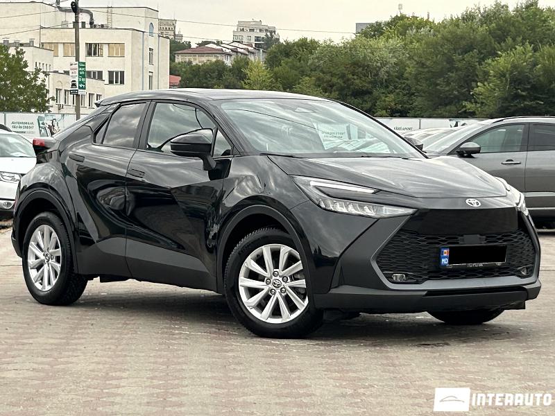 Toyota C-HR 4 toyota c-hr 2024