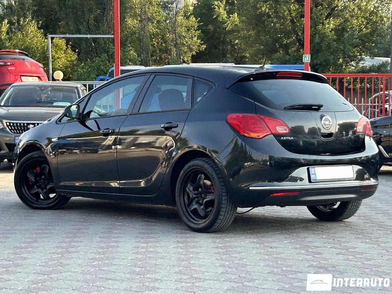Opel Astra 4 opel astra 2013